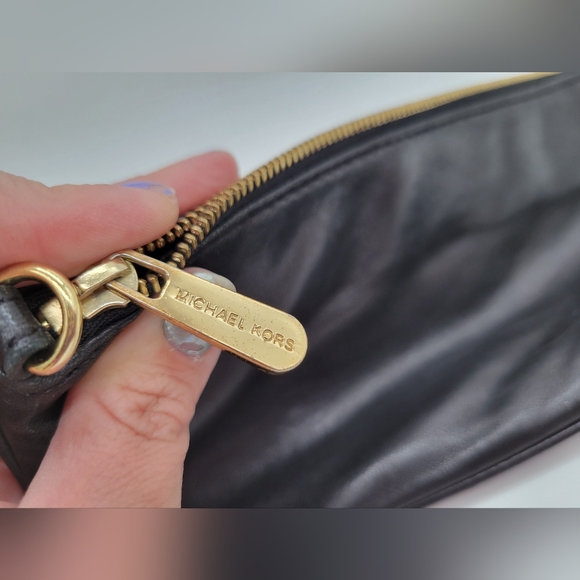 Michael Kors Black Wrislet - Picture 3 of 6